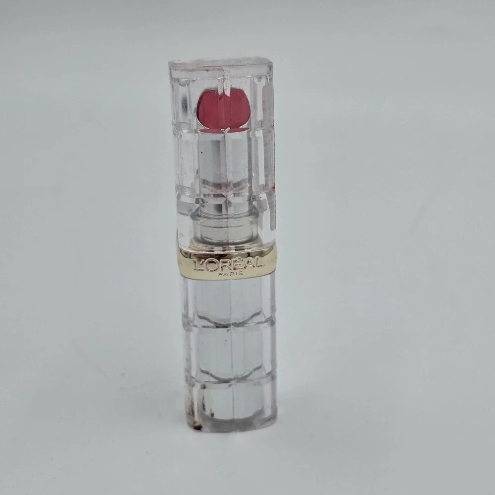 L'Oreal Paris Colour Riche Shine‎ Lipstick, Lacquered Strawberry # 920 NEW
